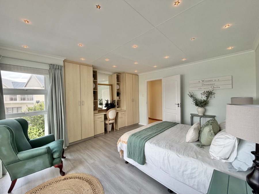 6 Bedroom Property for Sale in Marina Martinique Eastern Cape
